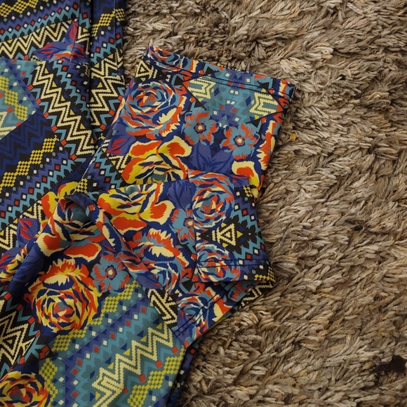 Onzie Blue Orange Multicolor Tribal Print Leggings S/M - Picture 7 of 11